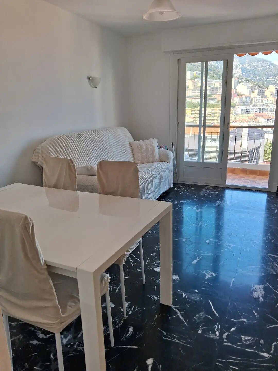Appartement à louer, 55m², Beausoleil