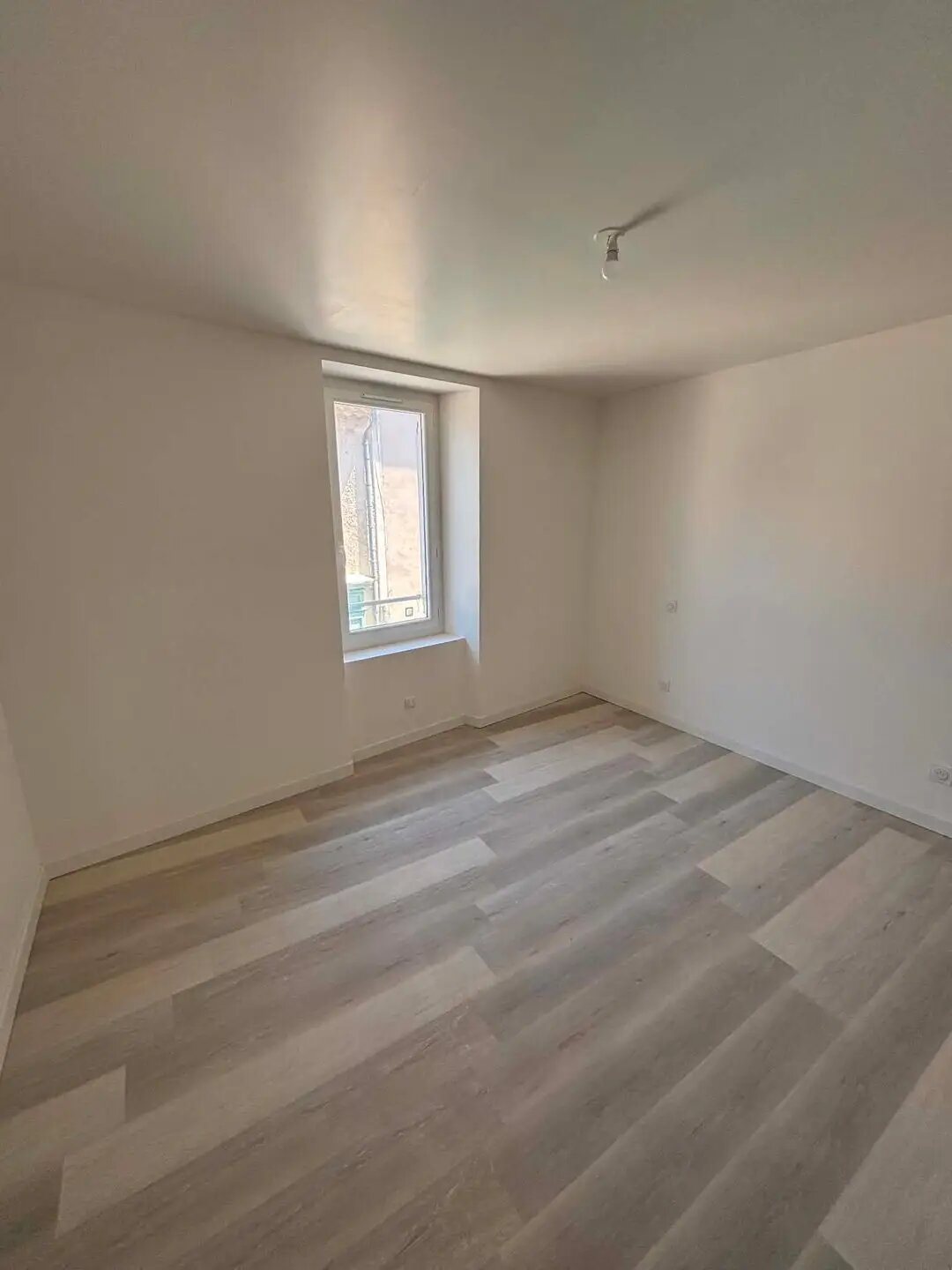 Maison à louer, 93m², Visan