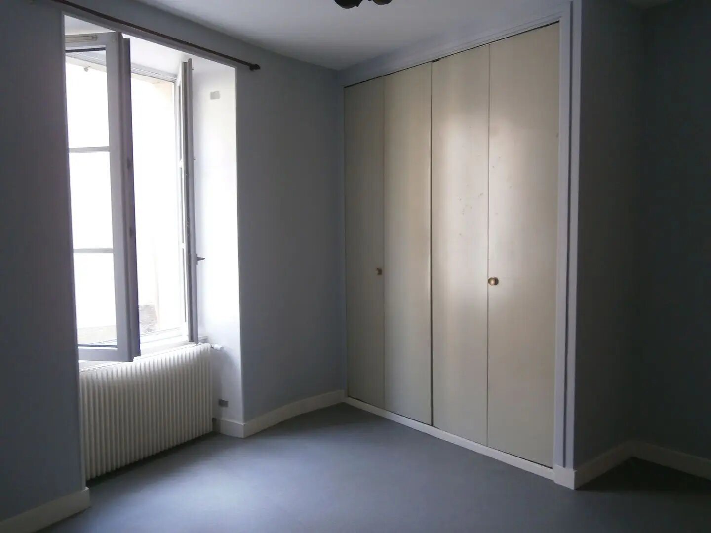 Appartement à louer, 59m², Autun