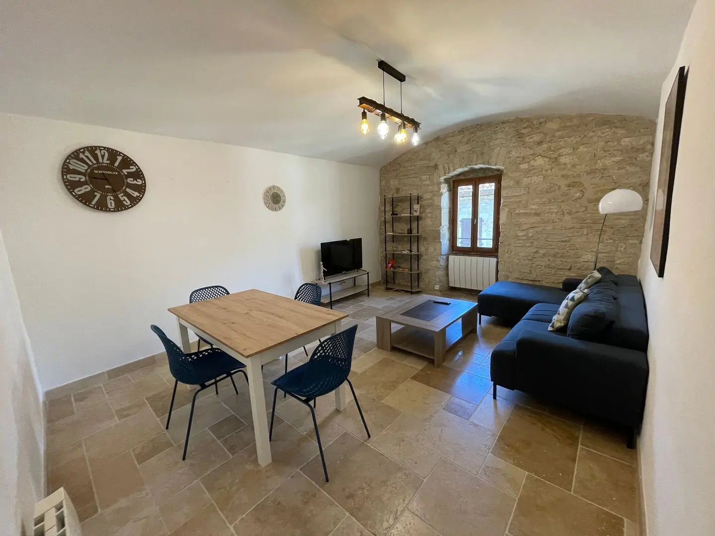 Appartement à louer, 70m², Barjac