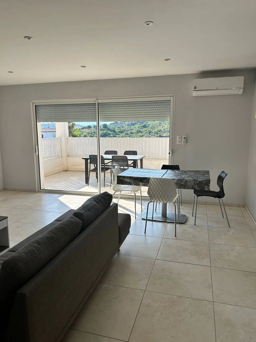 Appartement à louer, 70m², Albitreccia
