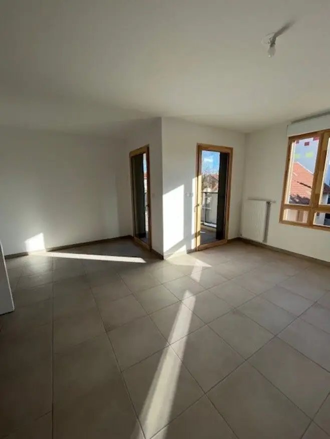 Appartement à louer, 66m², Vénissieux