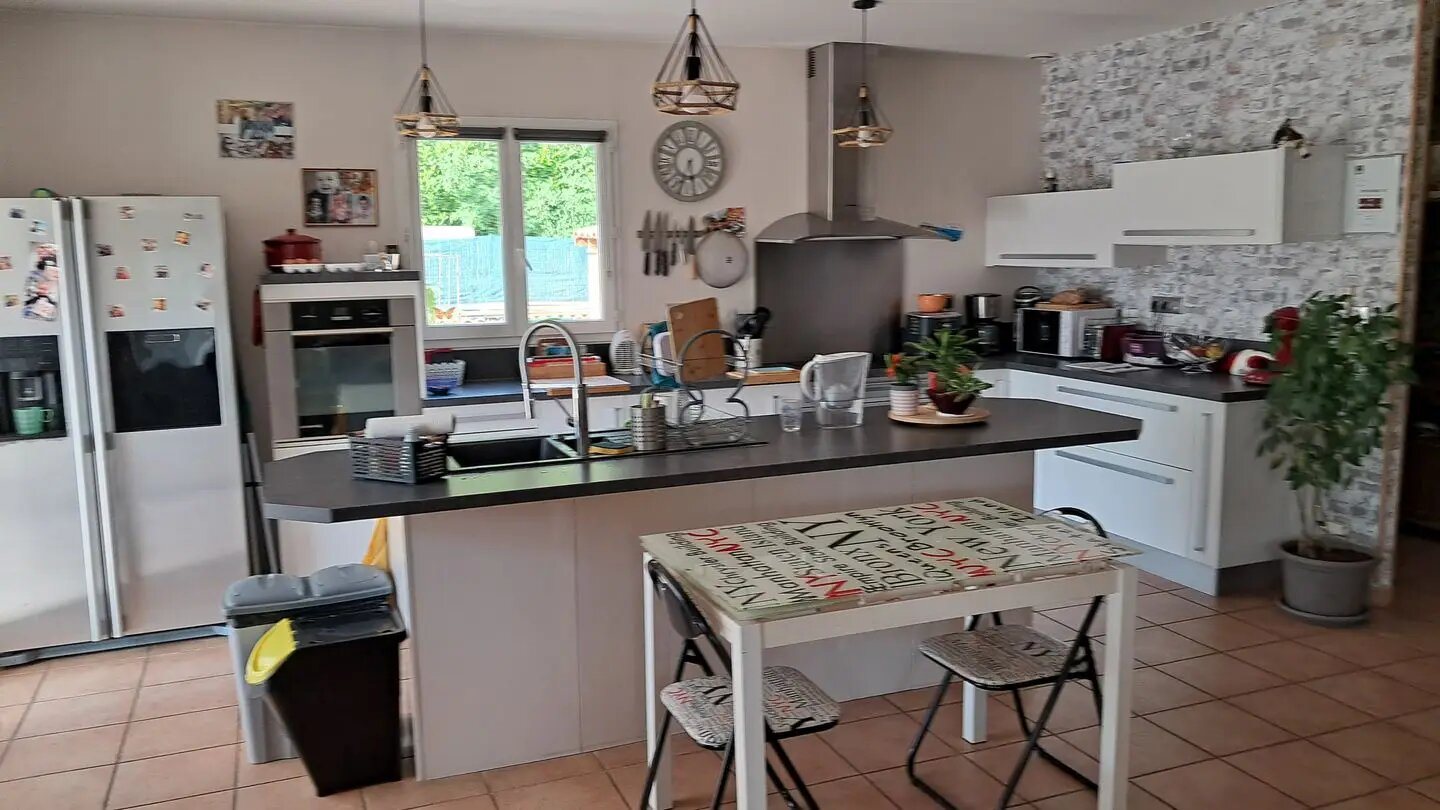 Maison à vendre, 140m², Meyrannes