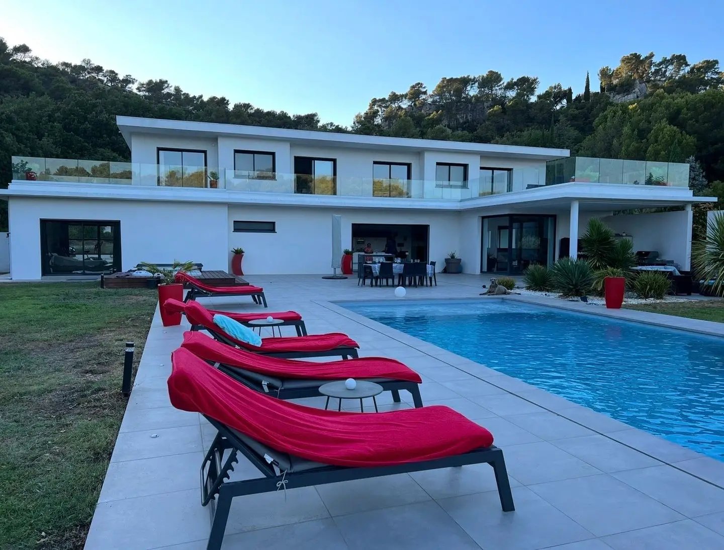 Maison à louer, 370m², Meyreuil