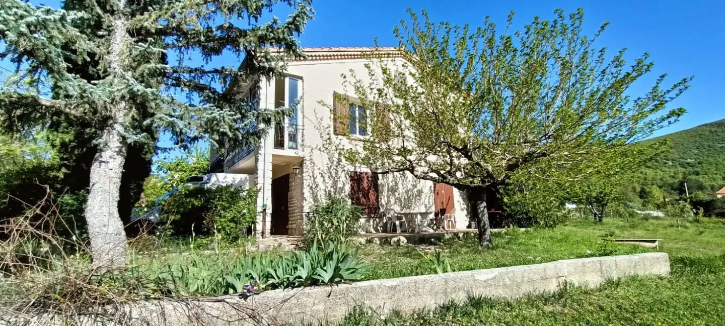 Maison à louer, 96m², Banon