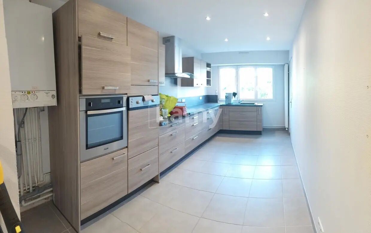 Appartement à louer, 86m², Saint-Max