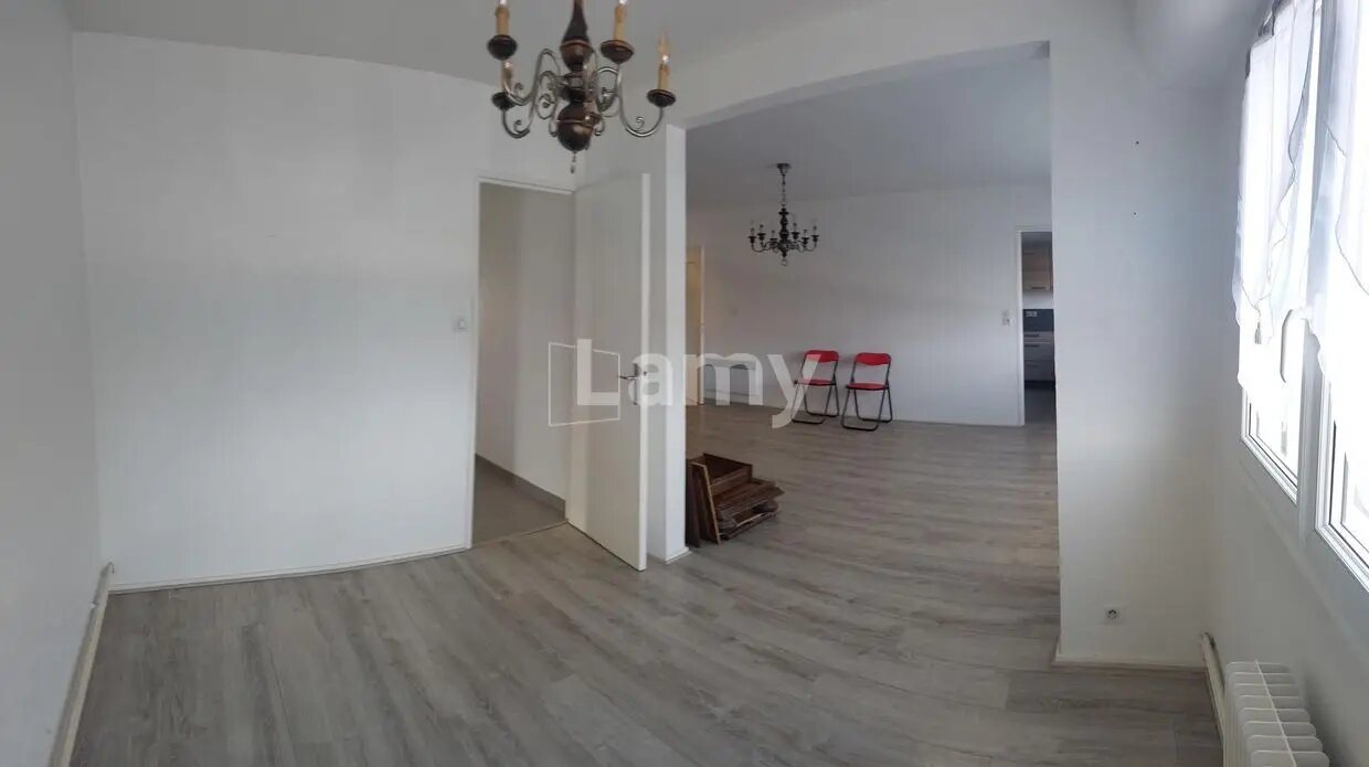 Appartement à louer, 86m², Saint-Max
