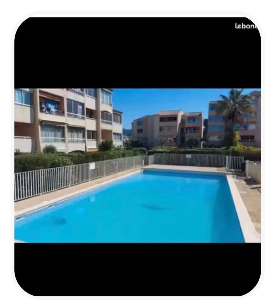 Appartement à louer, 25m², Sanary-sur-Mer