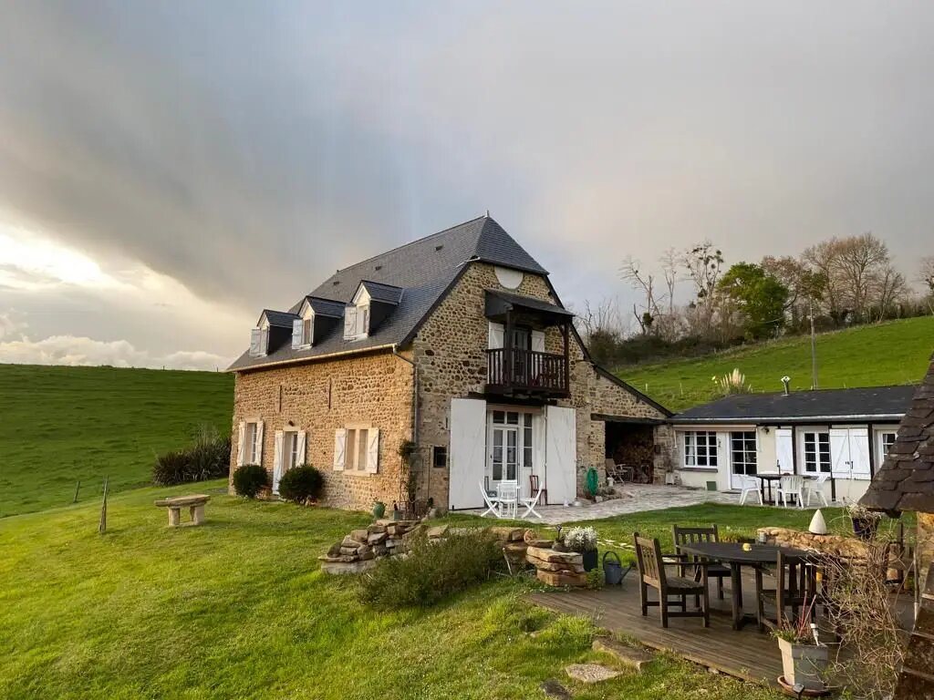 Maison à vendre, 3650m², Oloron-Sainte-Marie