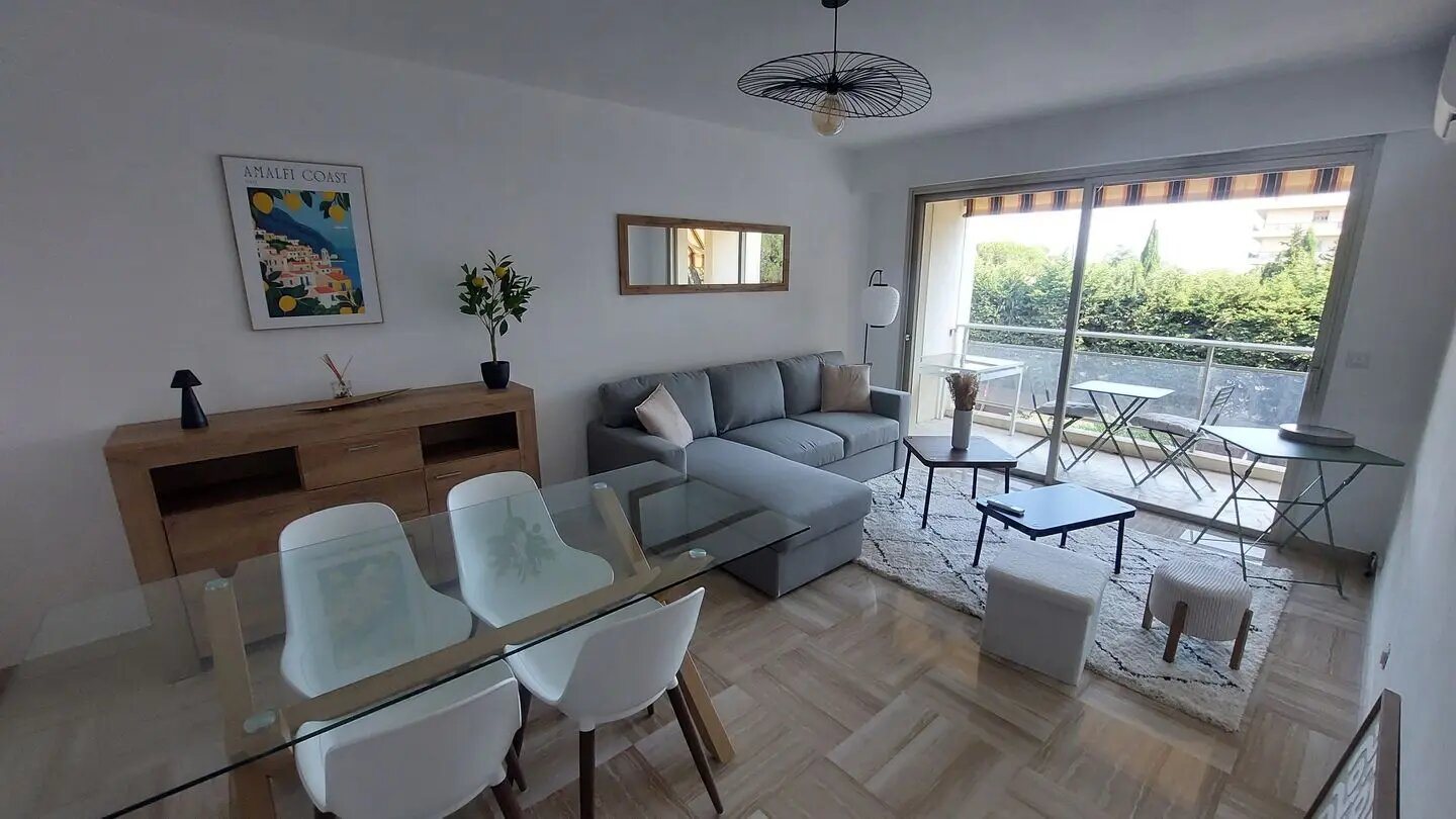 Appartement à louer, 45m², Antibes