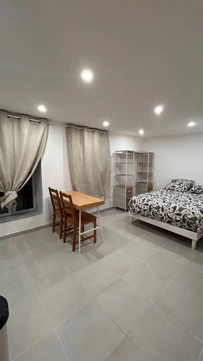 Appartement à louer, 18m², Béziers