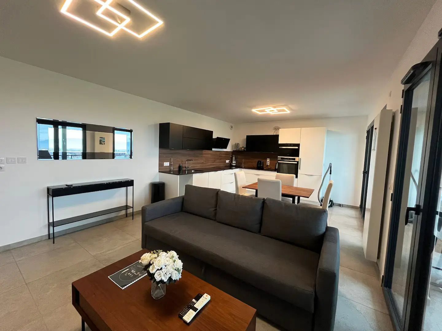 Appartement à vendre, 74m², Cessy