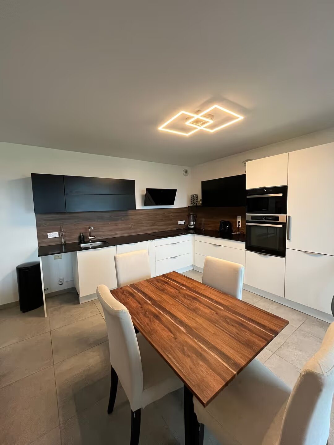 Appartement à vendre, 74m², Cessy