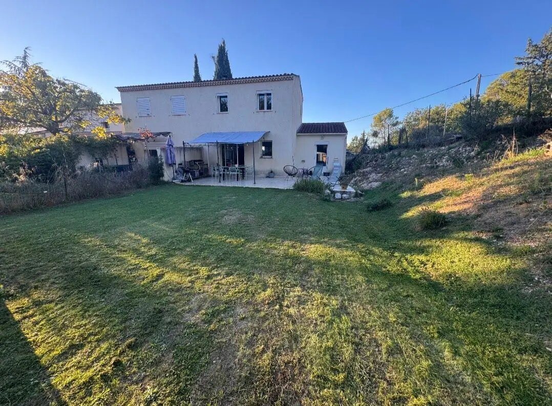 Maison à louer, 84m², Meyrargues