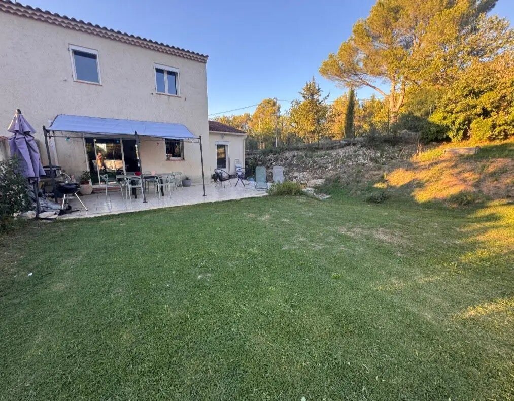Maison à louer, 84m², Meyrargues
