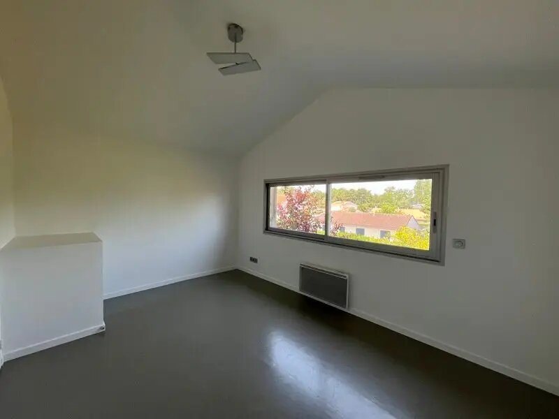 Maison à louer, 193m², Saint-Médard-d'Eyrans