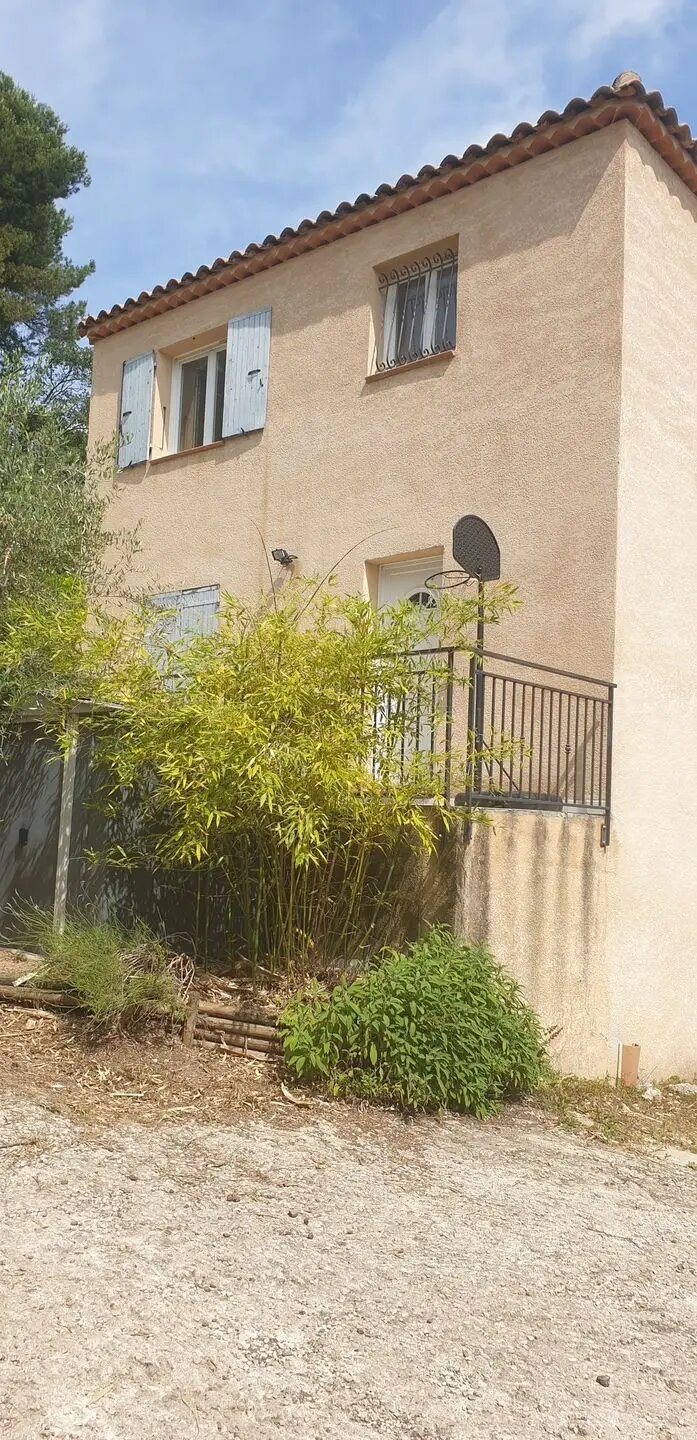Maison à louer, 90m², Puyloubier