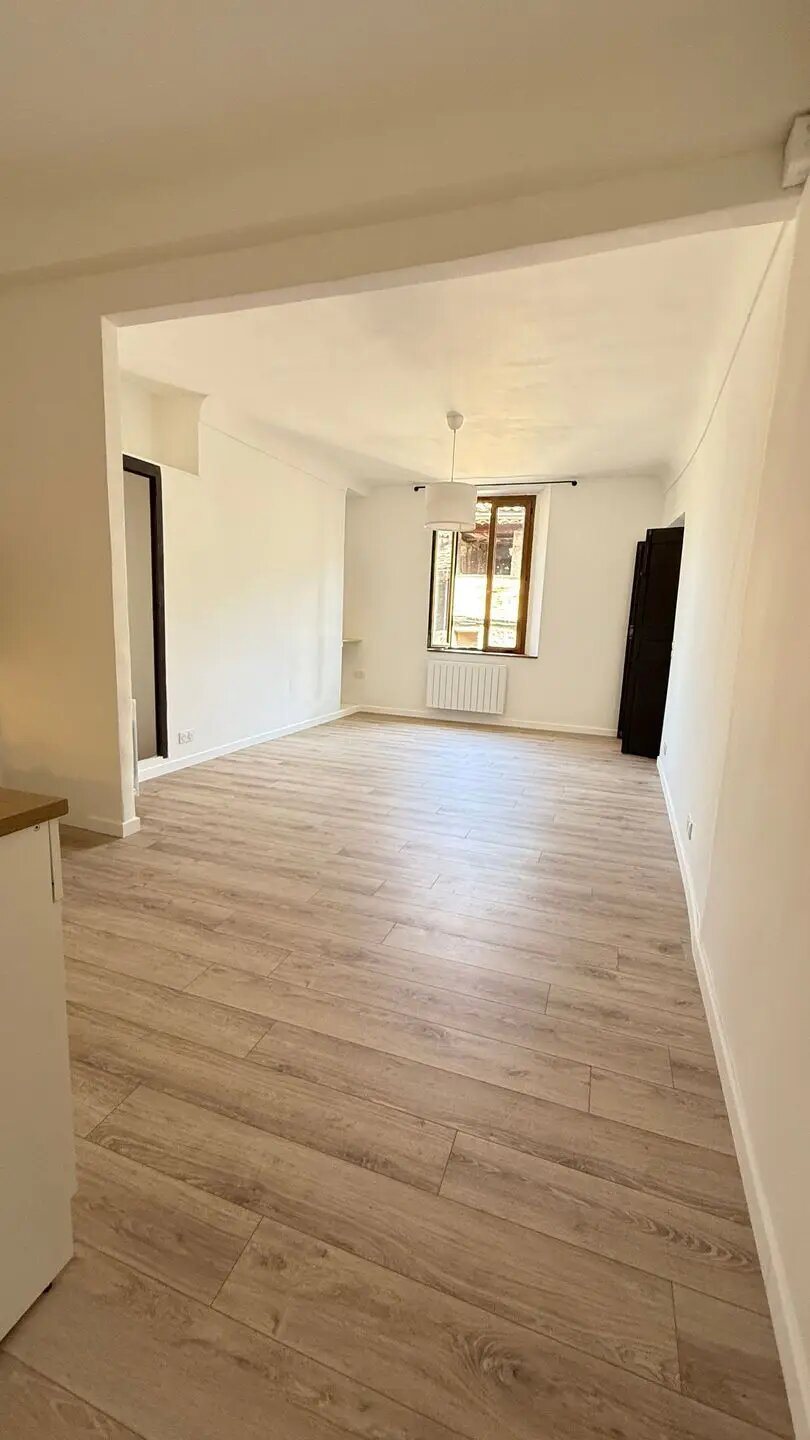 Appartement à louer, 87m², Puget-Théniers
