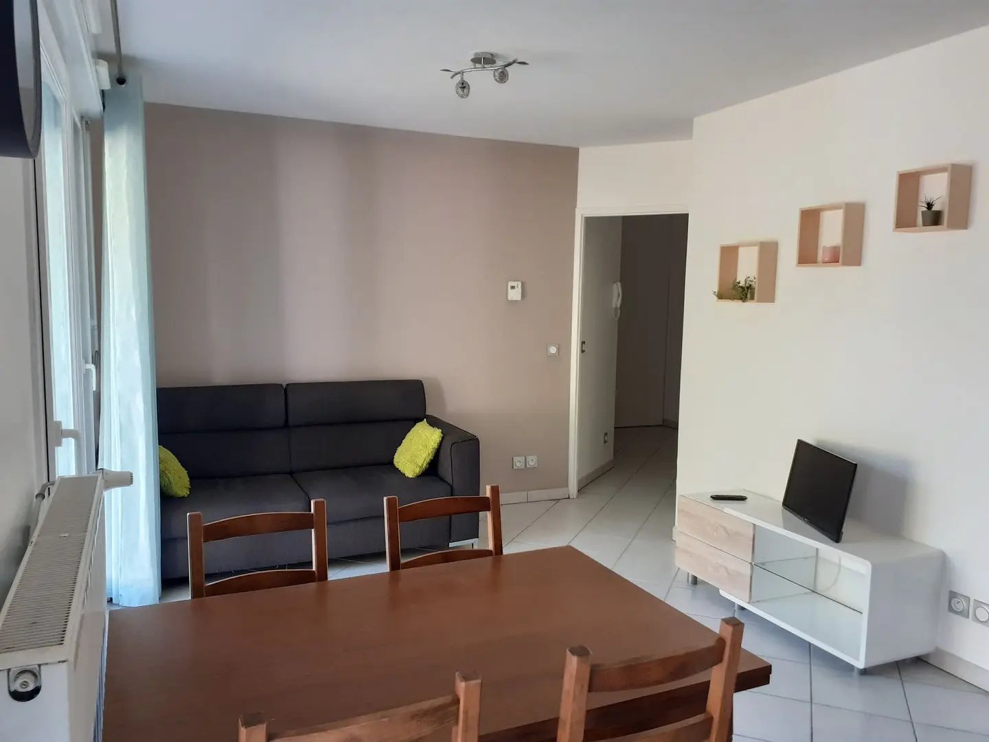 Appartement à louer, 42m², Sales