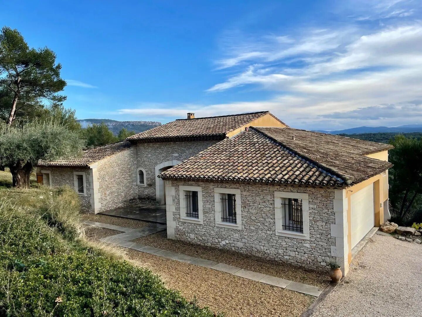 Maison à louer, 240m², Le Tholonet