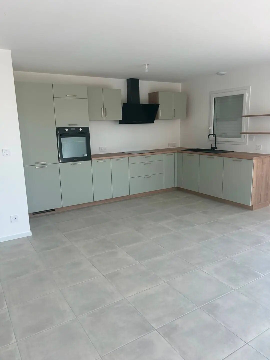 Maison à louer, 80m², Pisany