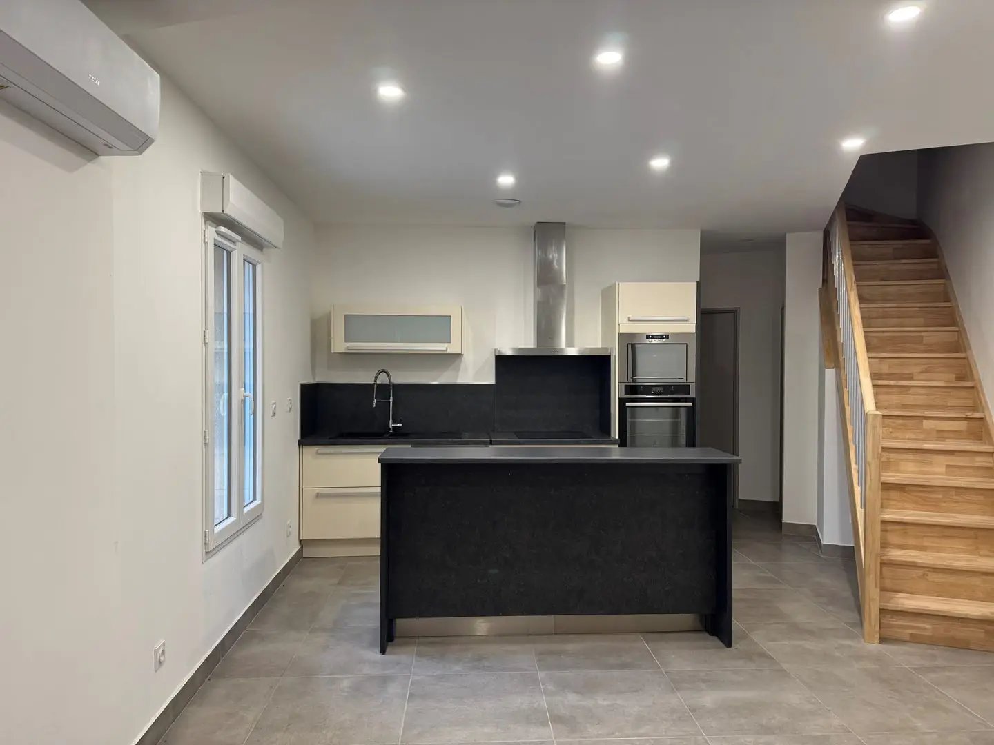 Appartement à louer, 92m², Nîmes