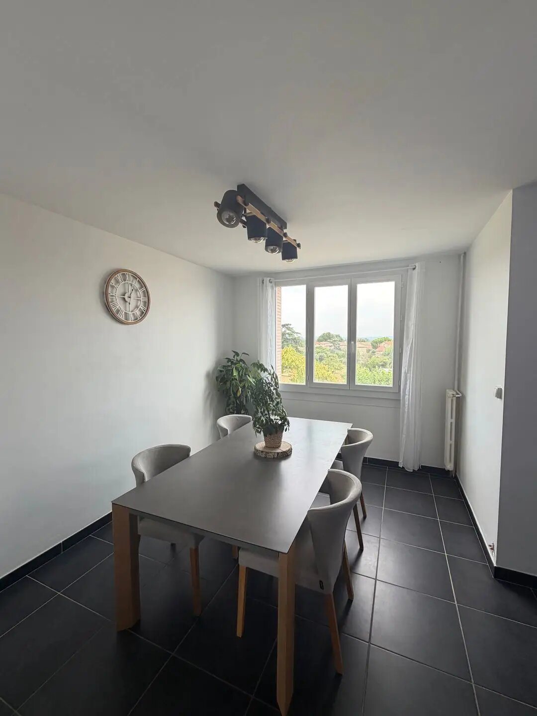 Appartement à louer, 80m², Pont-Saint-Esprit