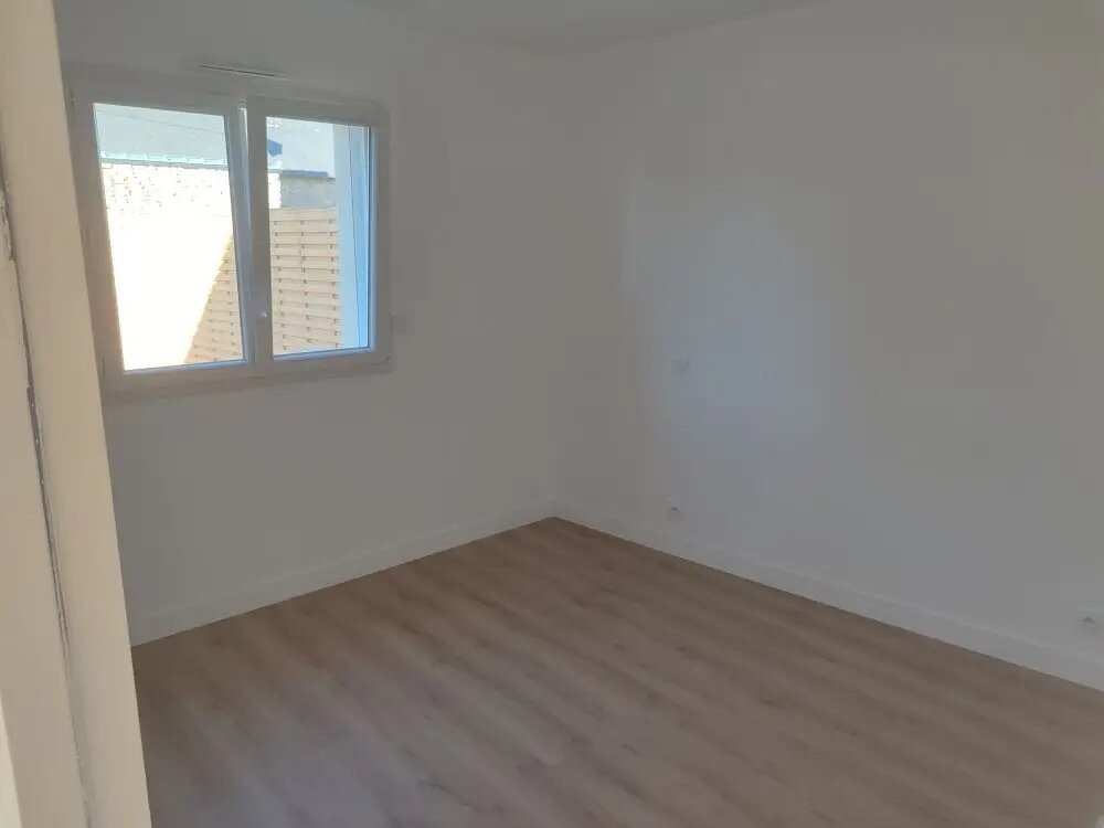 Maison à louer, 90m², Péaule