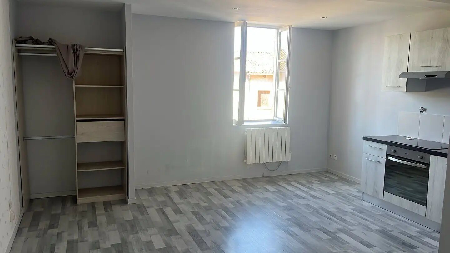 Appartement à louer, 26m², Saint-Trivier-sur-Moignans