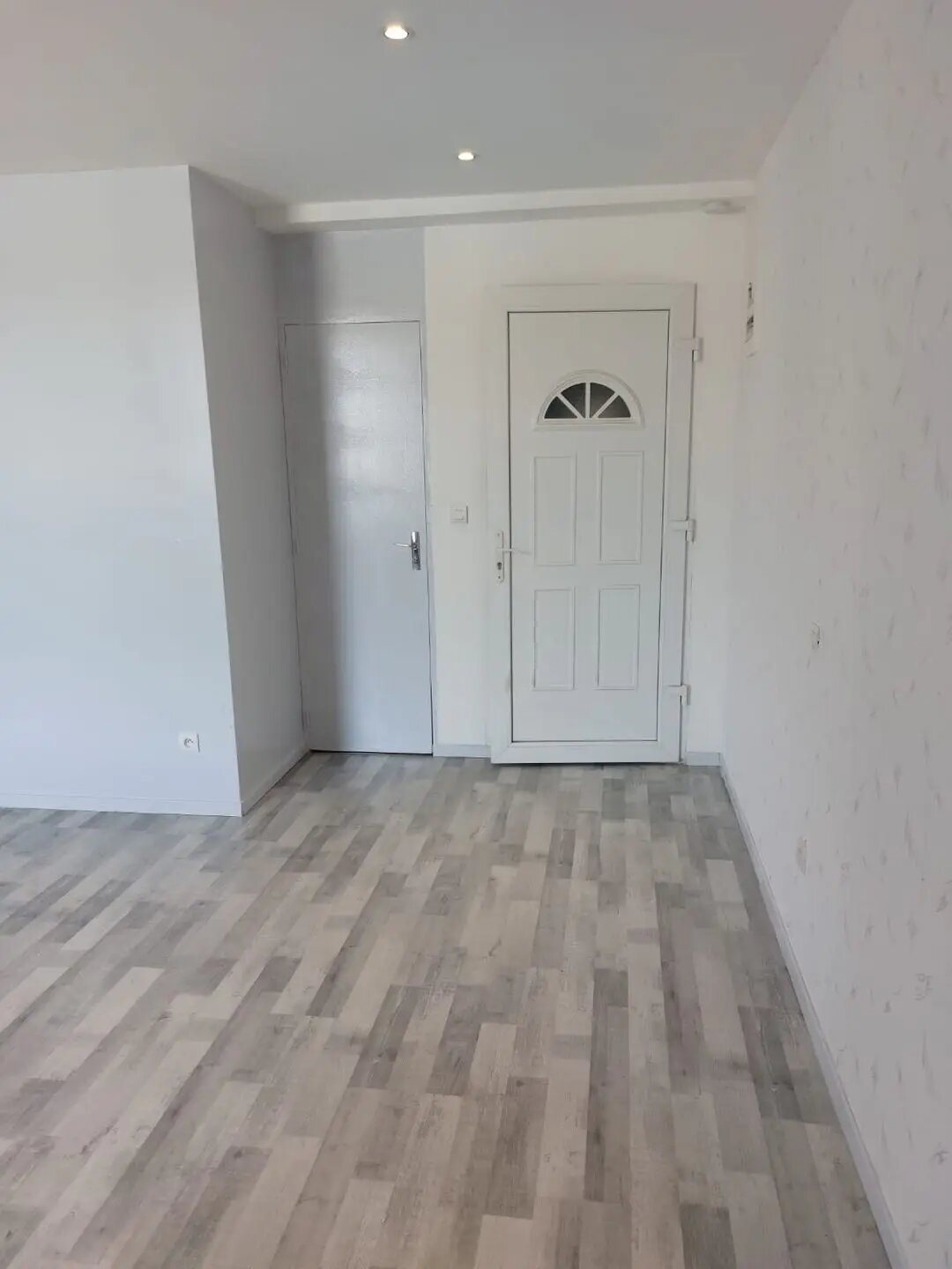 Appartement à louer, 26m², Saint-Trivier-sur-Moignans