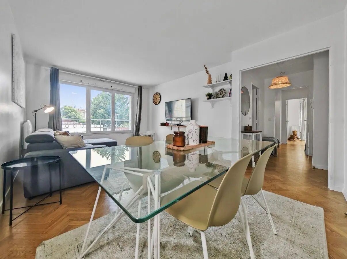 Appartement à louer, 70m², Suresnes
