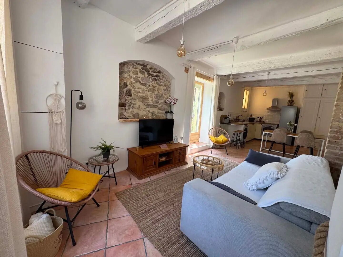 Maison à louer, 68m², Évenos