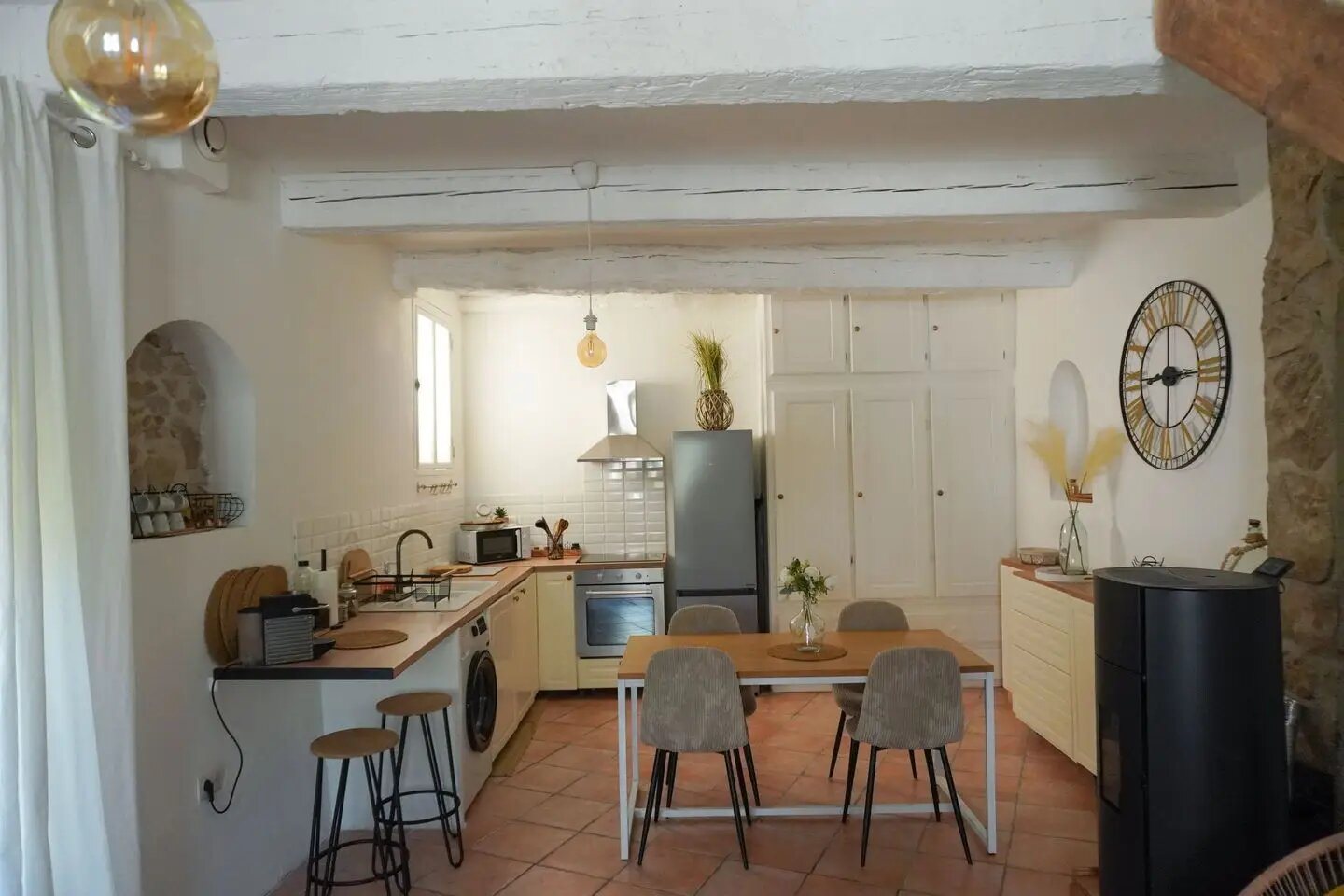 Maison à louer, 68m², Évenos