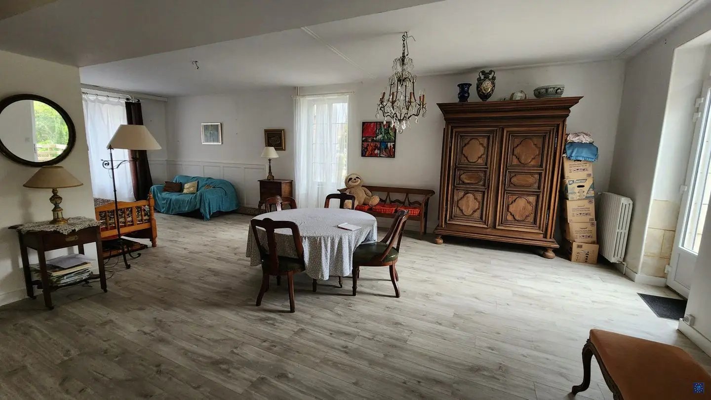 Maison à vendre, 322m², Mortagne-sur-Gironde