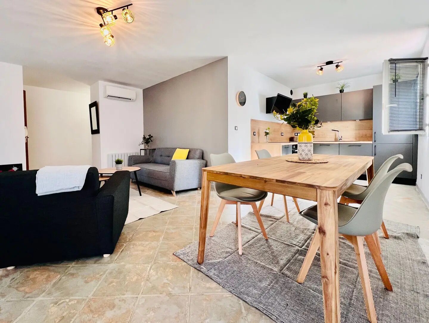 Maison à louer, 100m², Saint-Maximin-la-Sainte-Baume