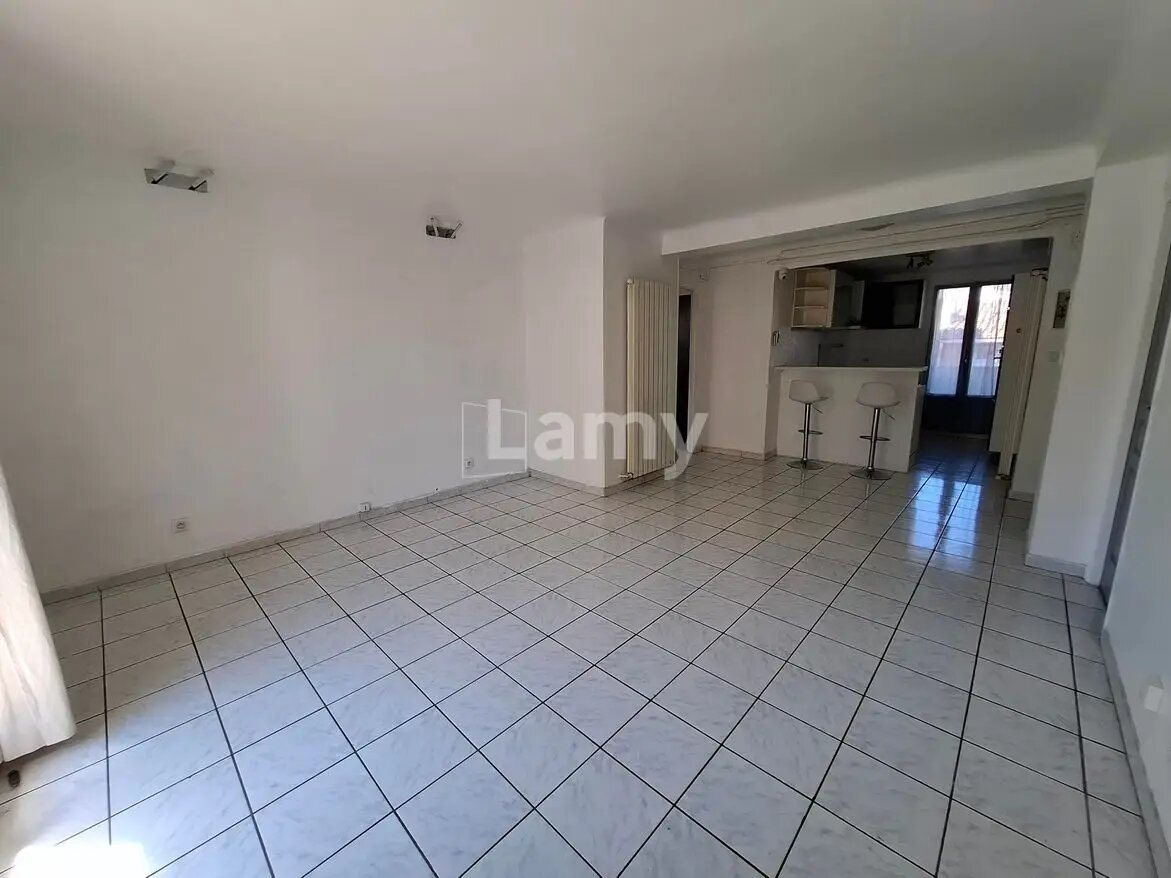 Appartement à louer, 63m², Marseille 8ème