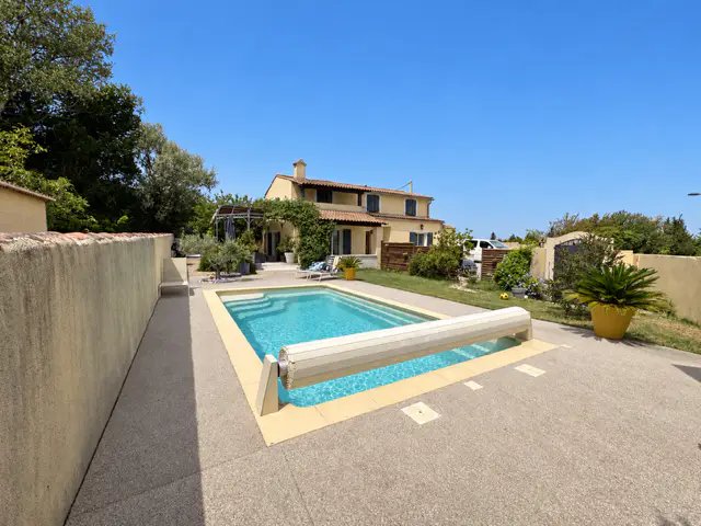 Maison à vendre, 145m², Saint-Saturnin-lès-Avignon