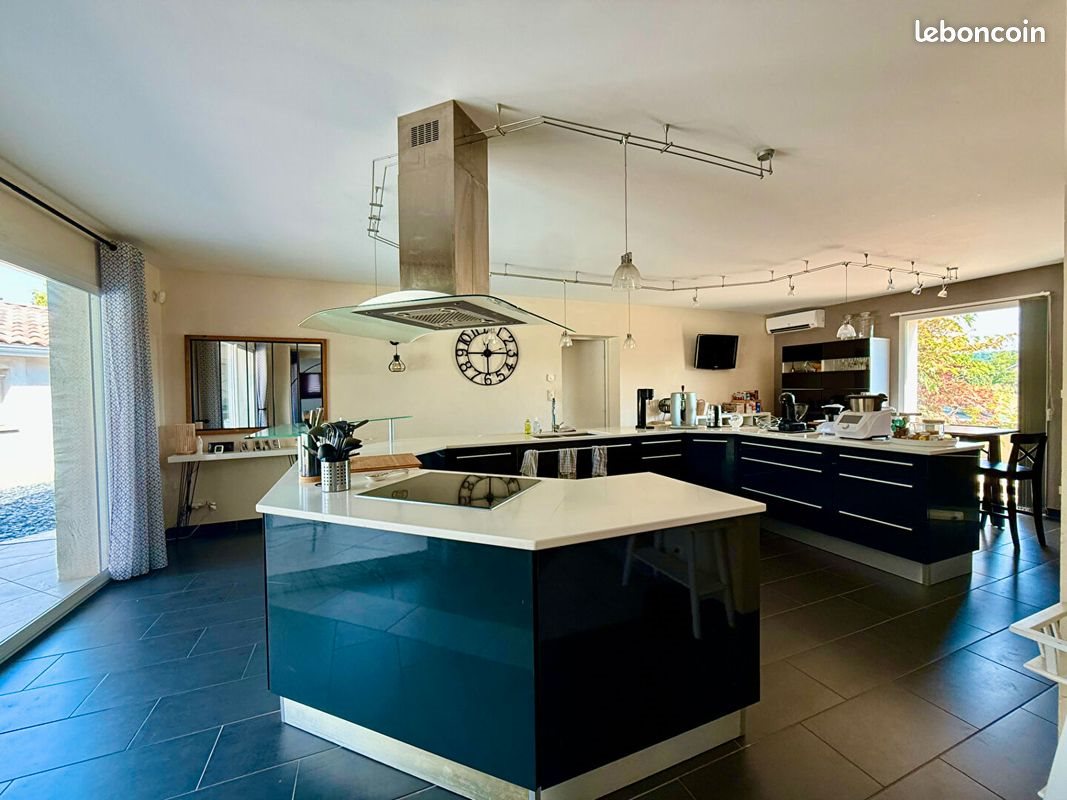 Maison à vendre, 213m², Bias
