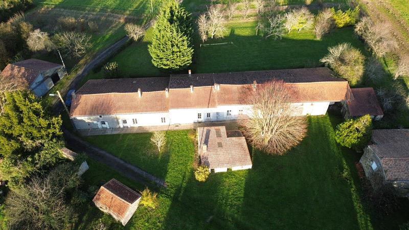 Maison à vendre, 250m², Lussant