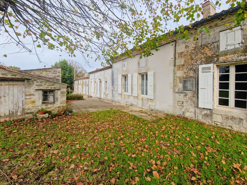Maison à vendre, 250m², Lussant