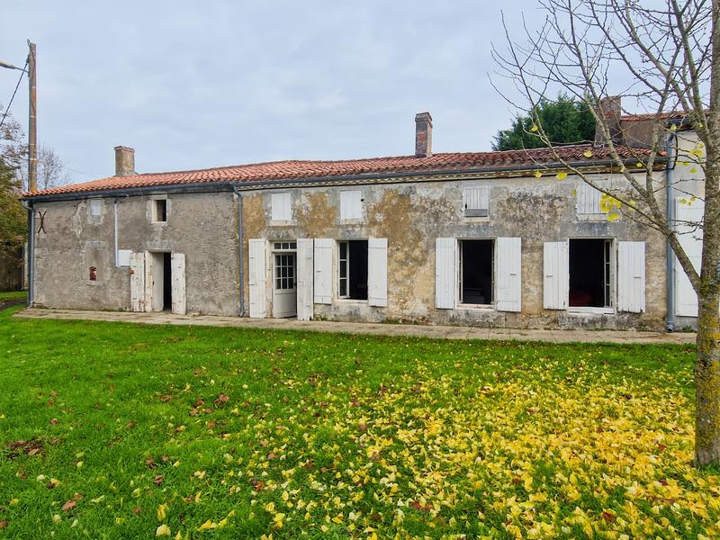 Maison à vendre, 250m², Lussant