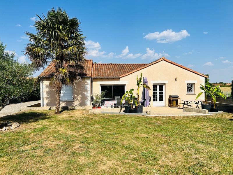 Maison à vendre, 123m², Thuré
