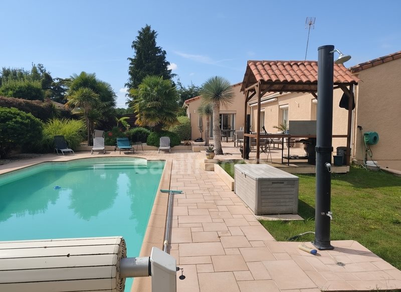 Maison à vendre, 191m², Pisany