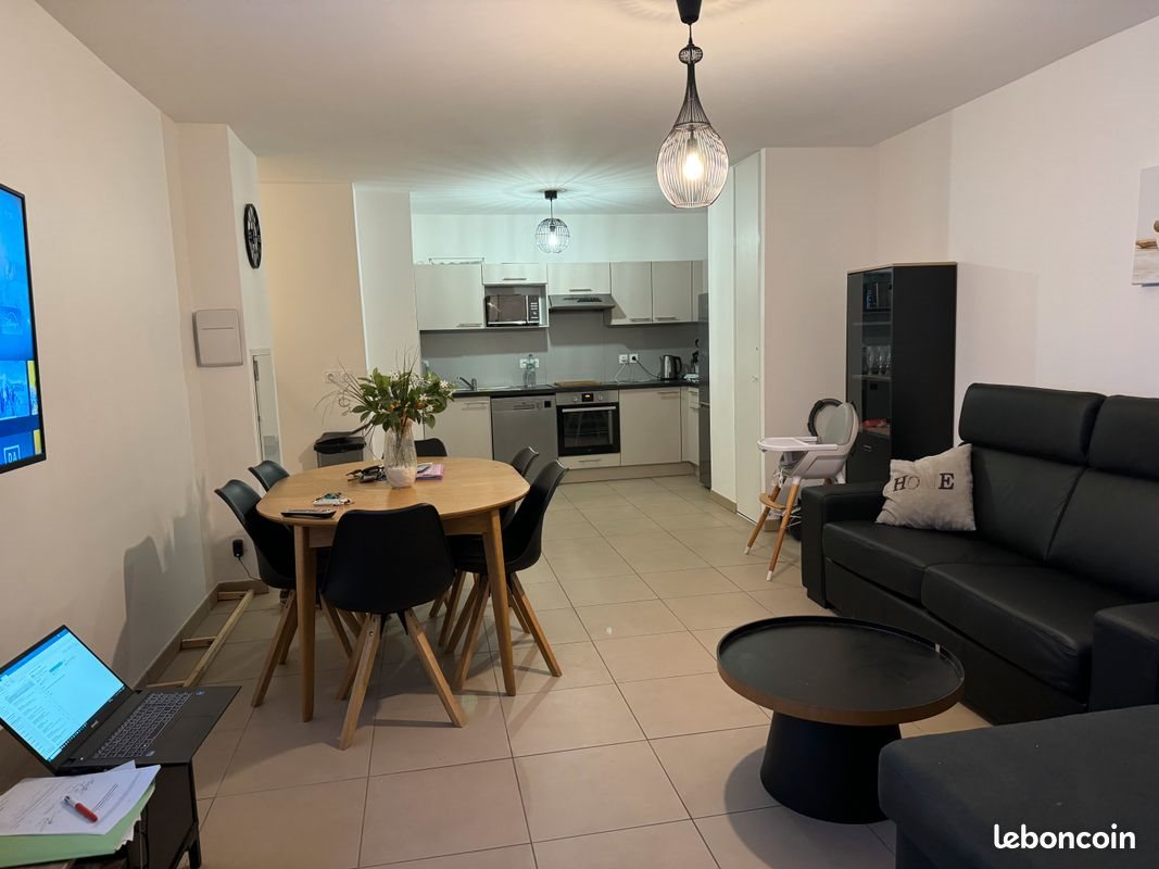 Appartement à louer, 67m², Antibes