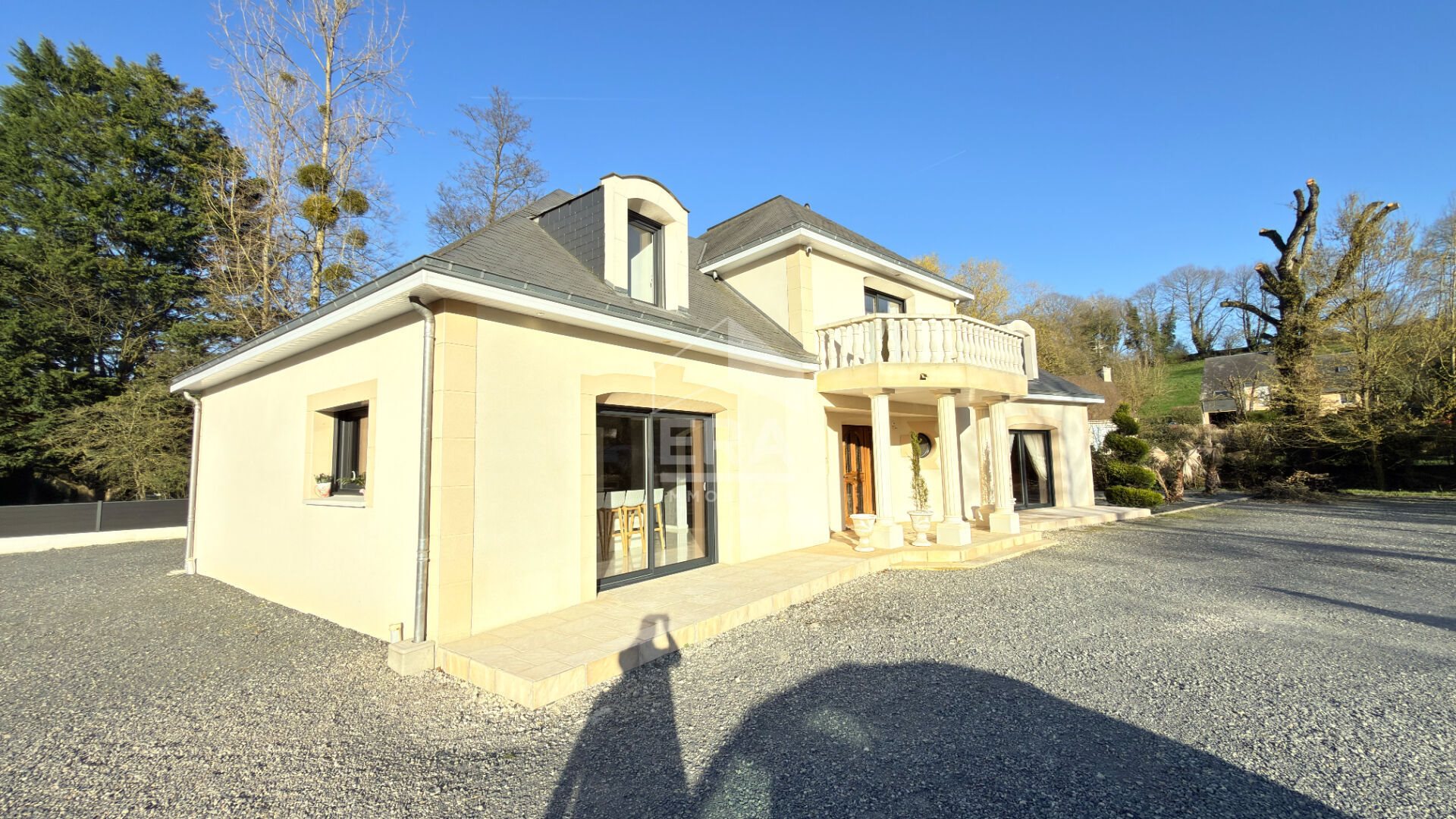 Maison à vendre, 213m², Le Genest-Saint-Isle
