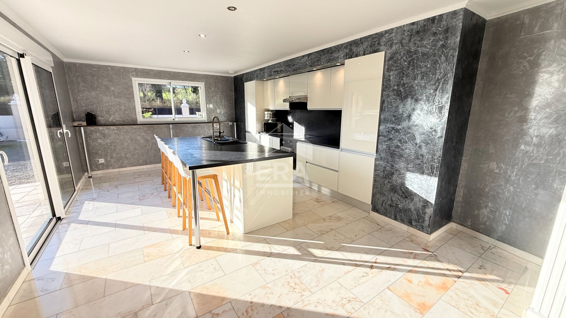 Maison à vendre, 213m², Le Genest-Saint-Isle