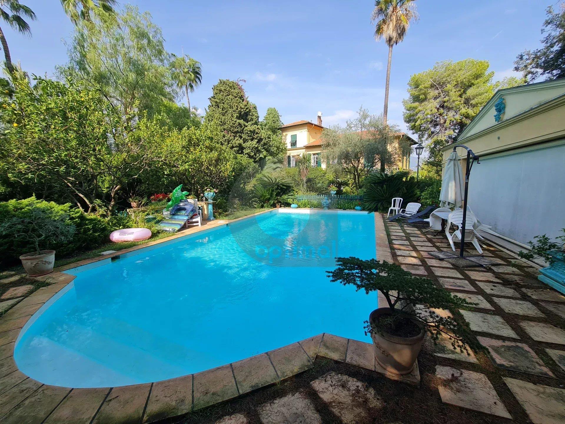 Maison à vendre, 431m², Roquebrune-Cap-Martin