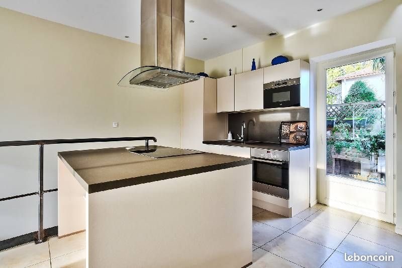Maison à vendre, 210m², Miribel