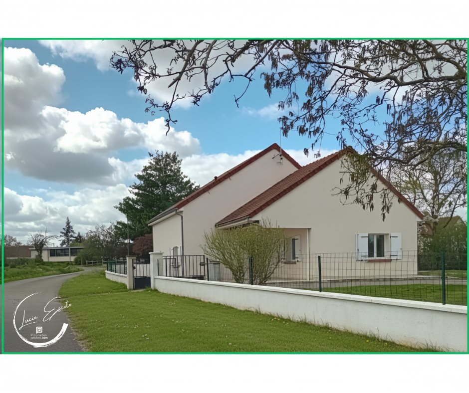 Maison à vendre, 123m², Feusines