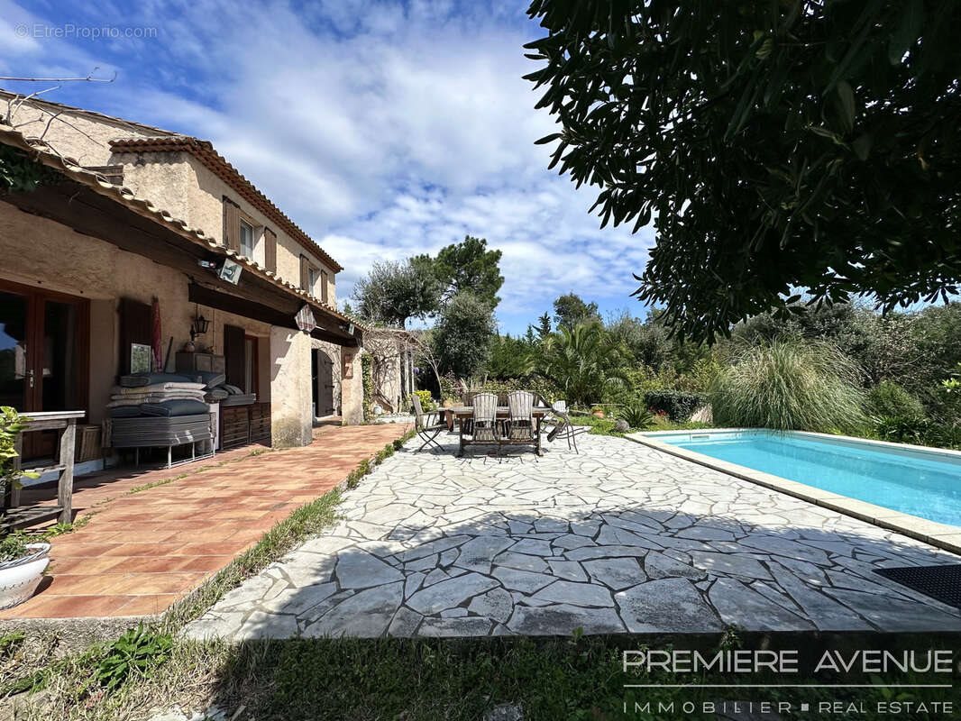 Maison à vendre, 140m², Gassin